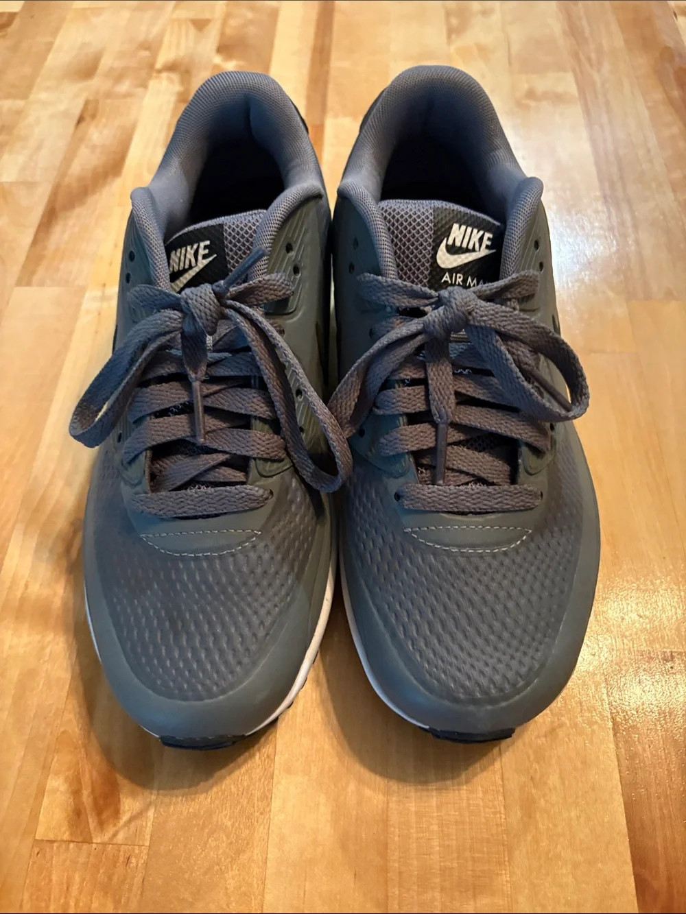 Nike Men’s Air Max Low-Top Golf Shoes in Charcoal Gray and Black